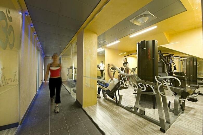 Arli Hotel Business And Wellness