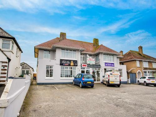 Godolphin Arms Hotel