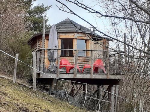 Hostal Cabanes Et Yourtes De La Vall�e De L'ance