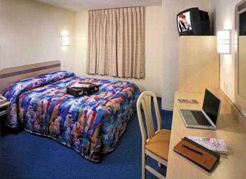 Motel 6 Seymour North