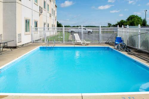 Motel 6 Seymour North