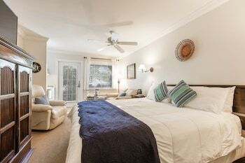 The Caribbean Court Boutique Hotel