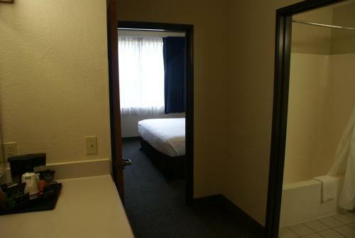 Hotel Country Inn & Suites Lansing