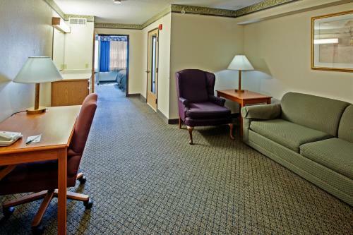 Hotel Country Inn & Suites Lansing