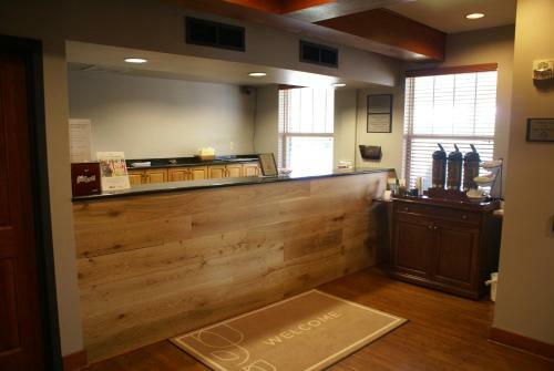 Hotel Country Inn & Suites Lansing