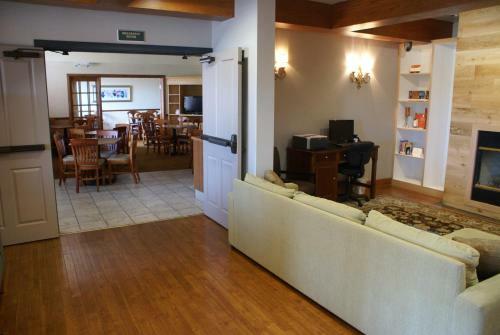 Hotel Country Inn & Suites Lansing