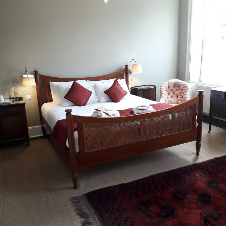 Bed & Breakfast Henrietta House