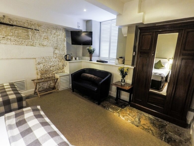 Bed & Breakfast Henrietta House