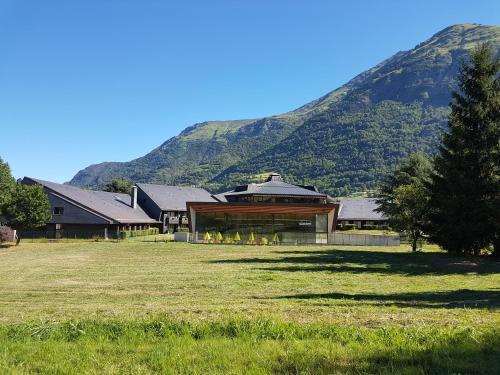 Le Village C�v�o De Luz-st-sauveur