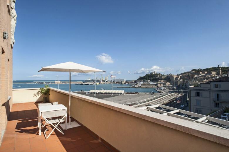 Seeport Hotel