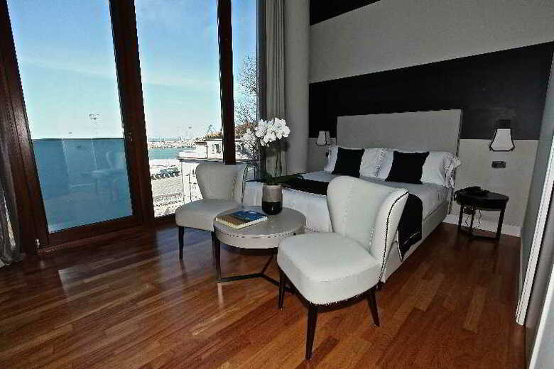 Seeport Hotel