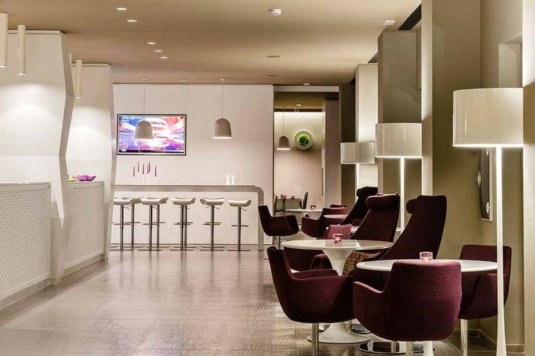 8piuhotel