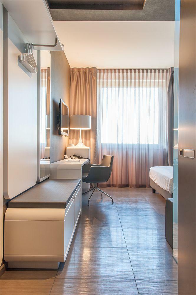 8piuhotel