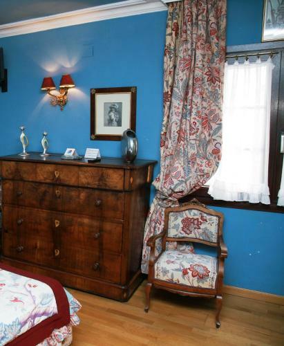 Hotel Almud (.)