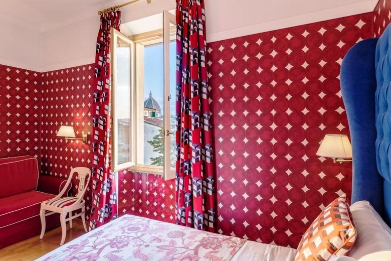 Hotel Room Mate Luca