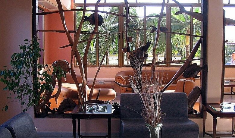 Hotel Faro De Luna
