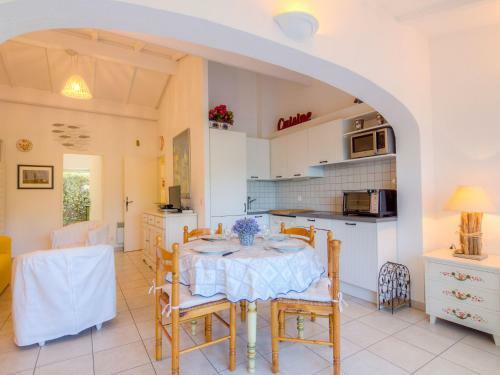 Holiday Home Les Parcs De Gassin IV Gassin