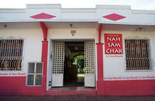 Hotel Nah Sam Chak La Casa Rosada