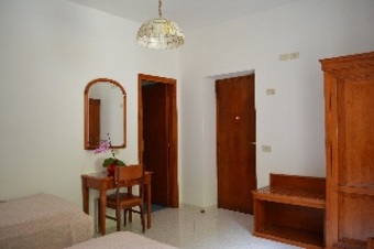 Maronti Hotel