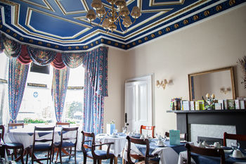 Hostal Alba Hills Guest House