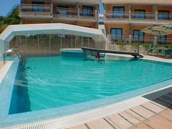 Hotel Palm Village