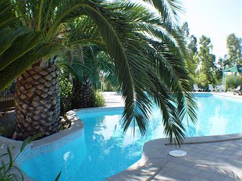 Hotel Green Village Resort