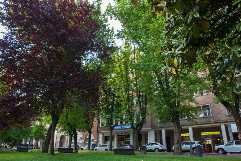 Hotel Touring