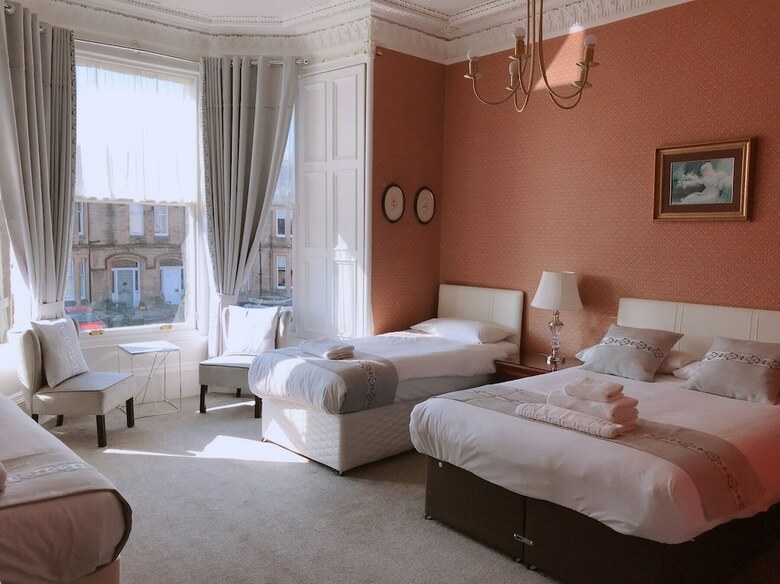 Hostal Alexander Guest House