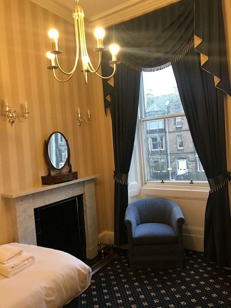 Hostal Alexander Guest House