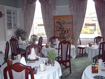 Hostal Sherwood Guest House