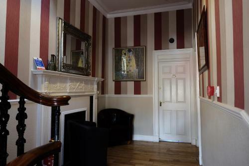 Hostal Balmore Guest House