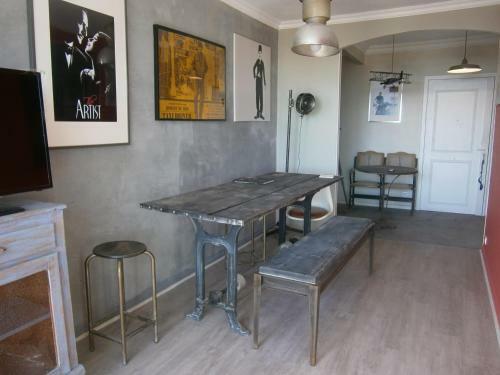 Vintage Apartment