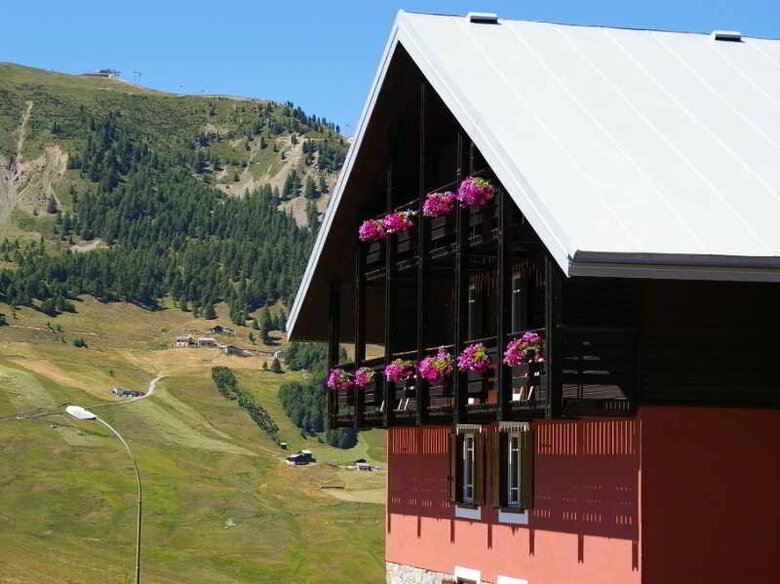 Alpen Village Hotel