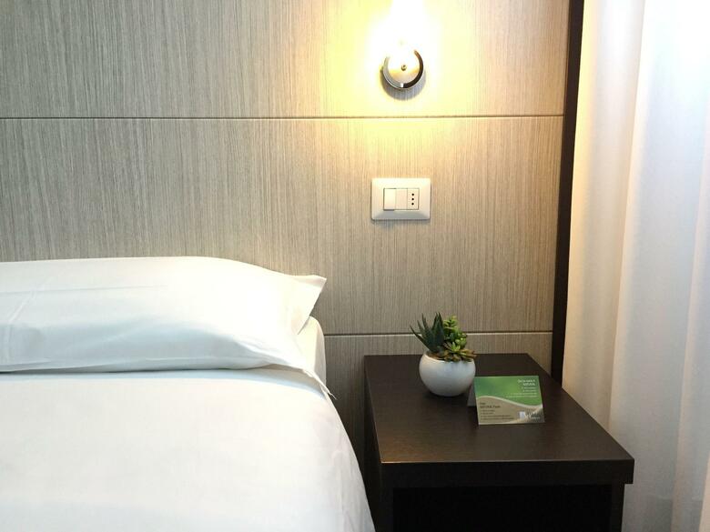 Esco Hotel