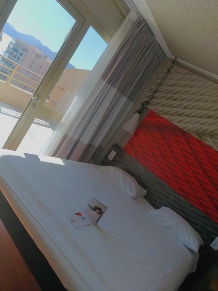Hotel Ibis Cannes Plage La Bocca