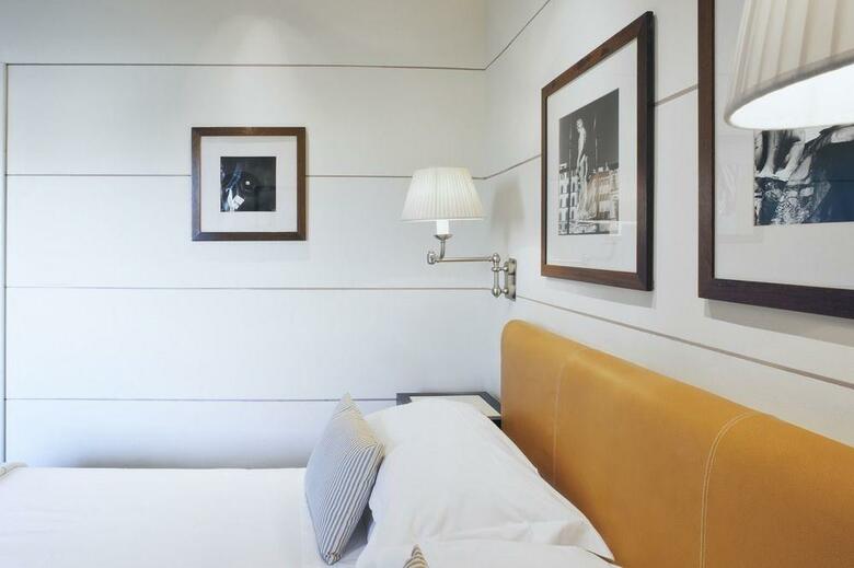 Hotel Gallery Art
