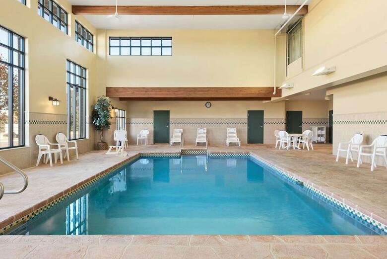 Hotel Country Inn And Suites Madison West