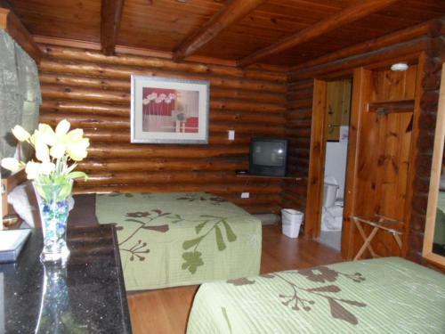 Seven Dwarfs Cabin - On The Brook Cabins