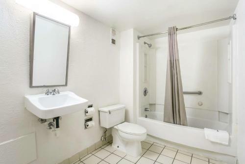 Motel 6 Baltimore Harbor South