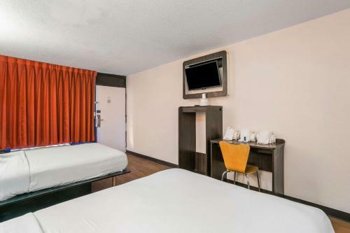 Motel 6 Baltimore Harbor South
