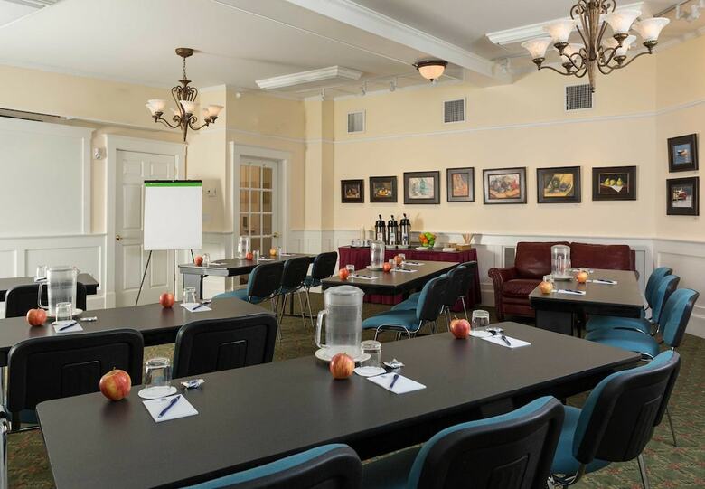 Hotel Lord Camden Inn