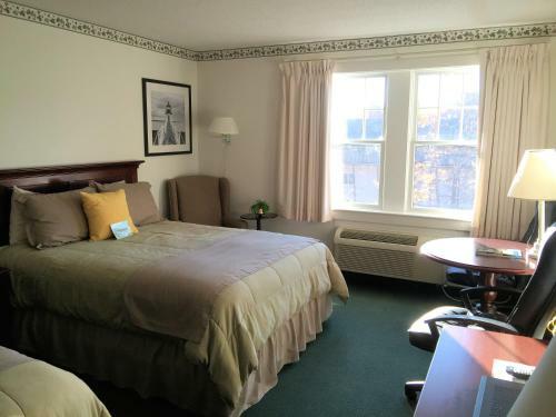 Camden Riverhouse Hotel And Inn