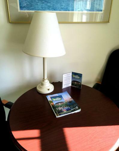 Camden Riverhouse Hotel And Inn