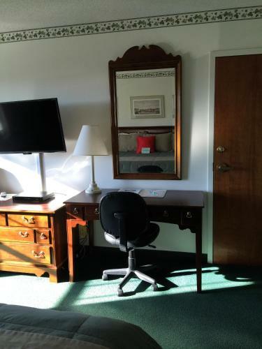 Camden Riverhouse Hotel And Inn