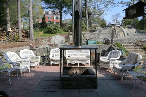 Camden Riverhouse Hotel And Inn