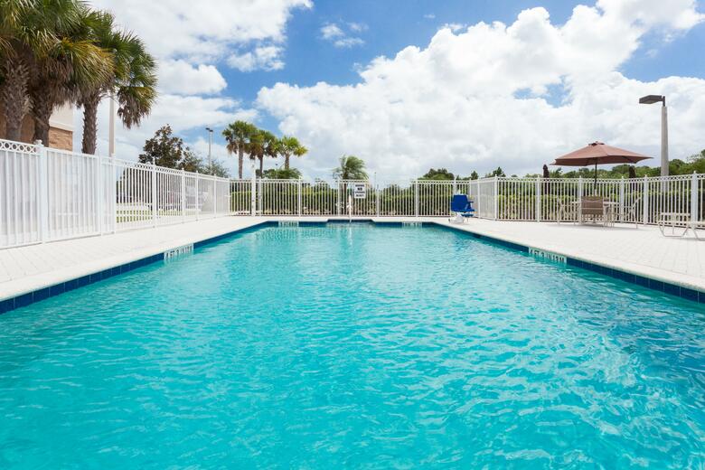 Holiday Inn Express Hotel & Suites Fort Pierce West
