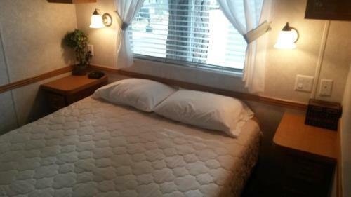 Lodge Road Runner Travel Resort