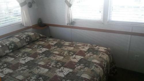 Lodge Road Runner Travel Resort