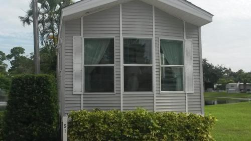 Lodge Road Runner Travel Resort