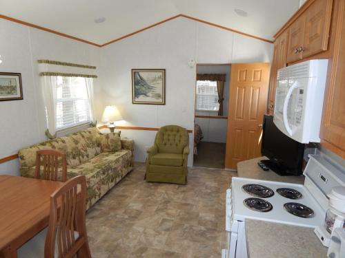 Lodge Road Runner Travel Resort